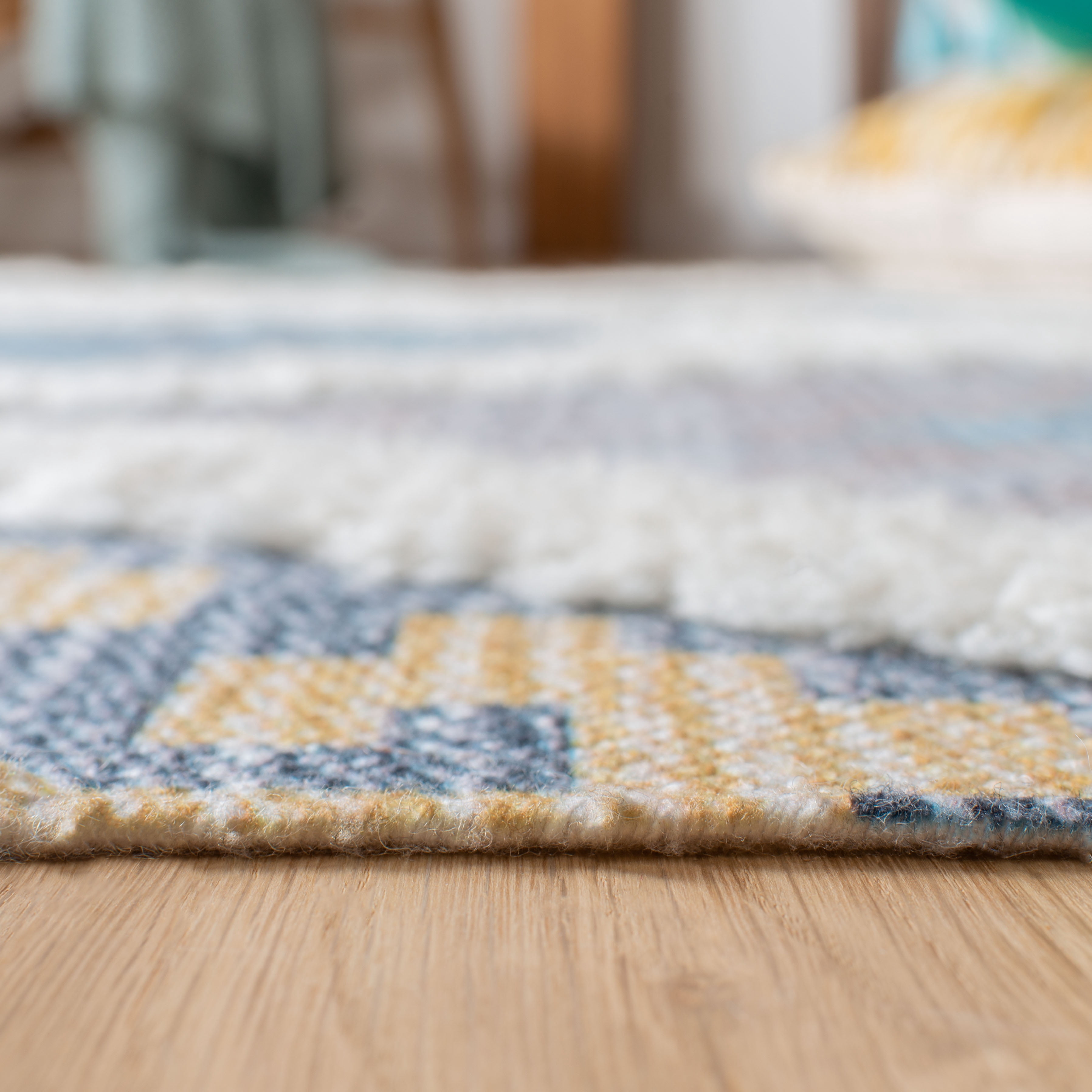 SAFAVIEH Saffron Cynarra Geometric Wool Runner Rug, Ivory/Turquoise, 2'3" x 8'