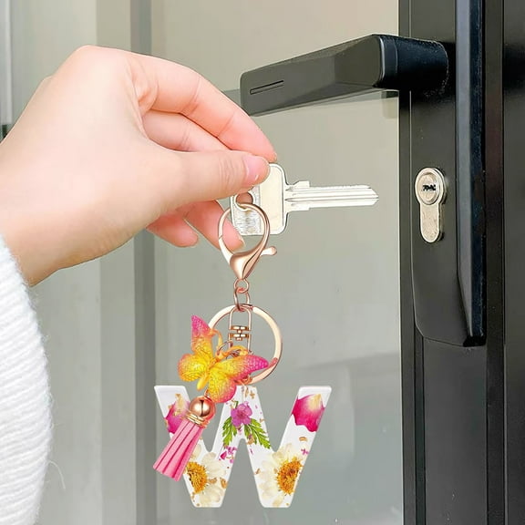 Tuvgenk initial keychain women Gift keychain Plastic W car Multicolor key ring for friend