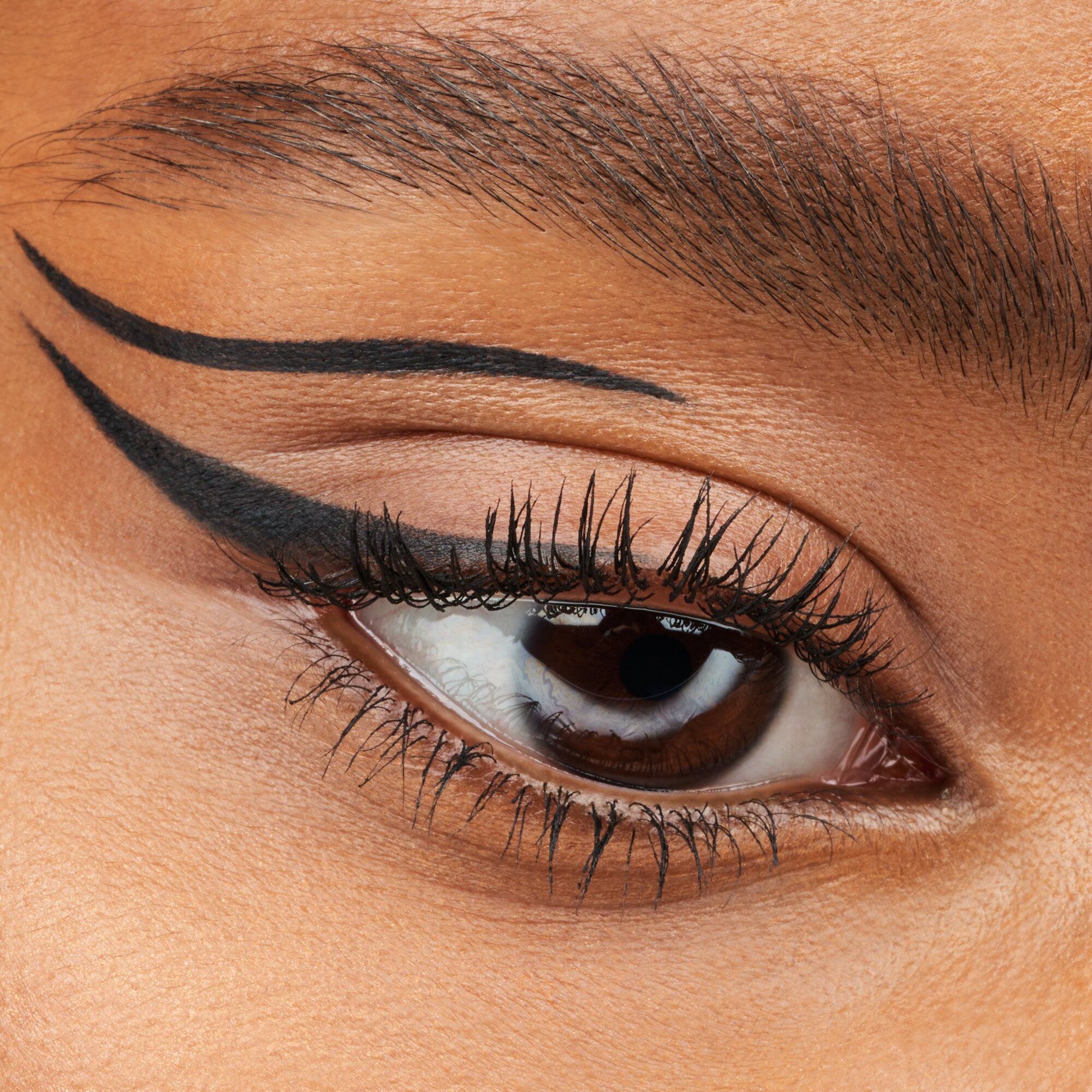 essence Stay & Play Gel Eyeliner Pencil, 01 Black Raven