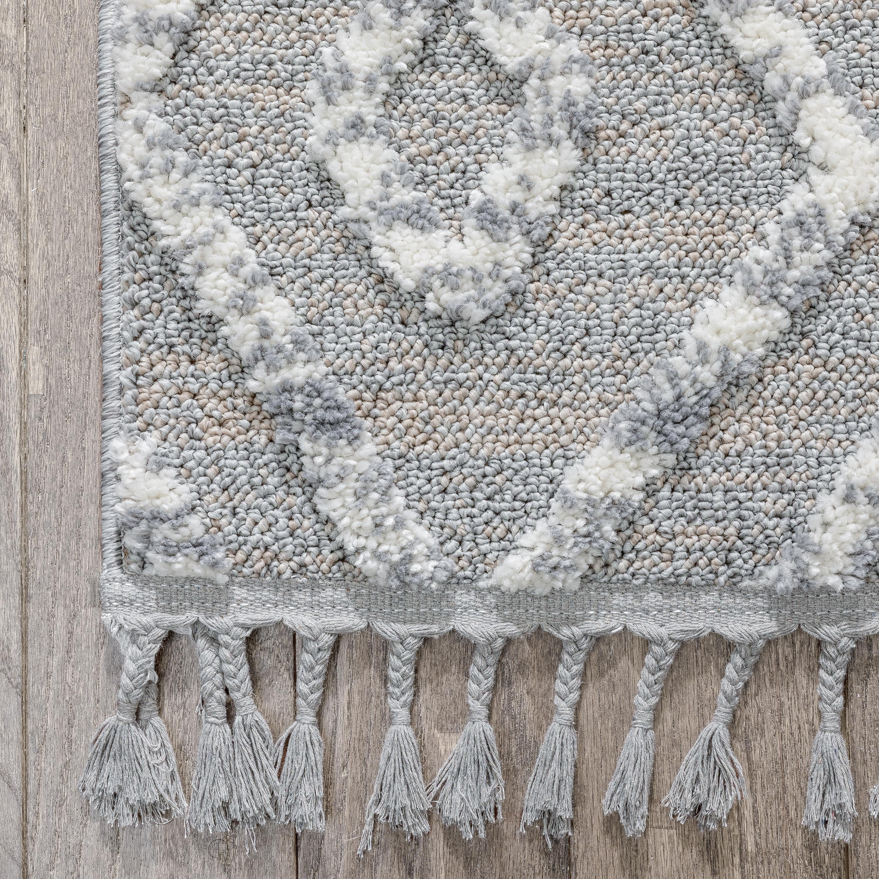 Well Woven Salem Willow Moroccan Lattice Trellis Grey High-Low Textured 5'3" x 7'3" Area Rug