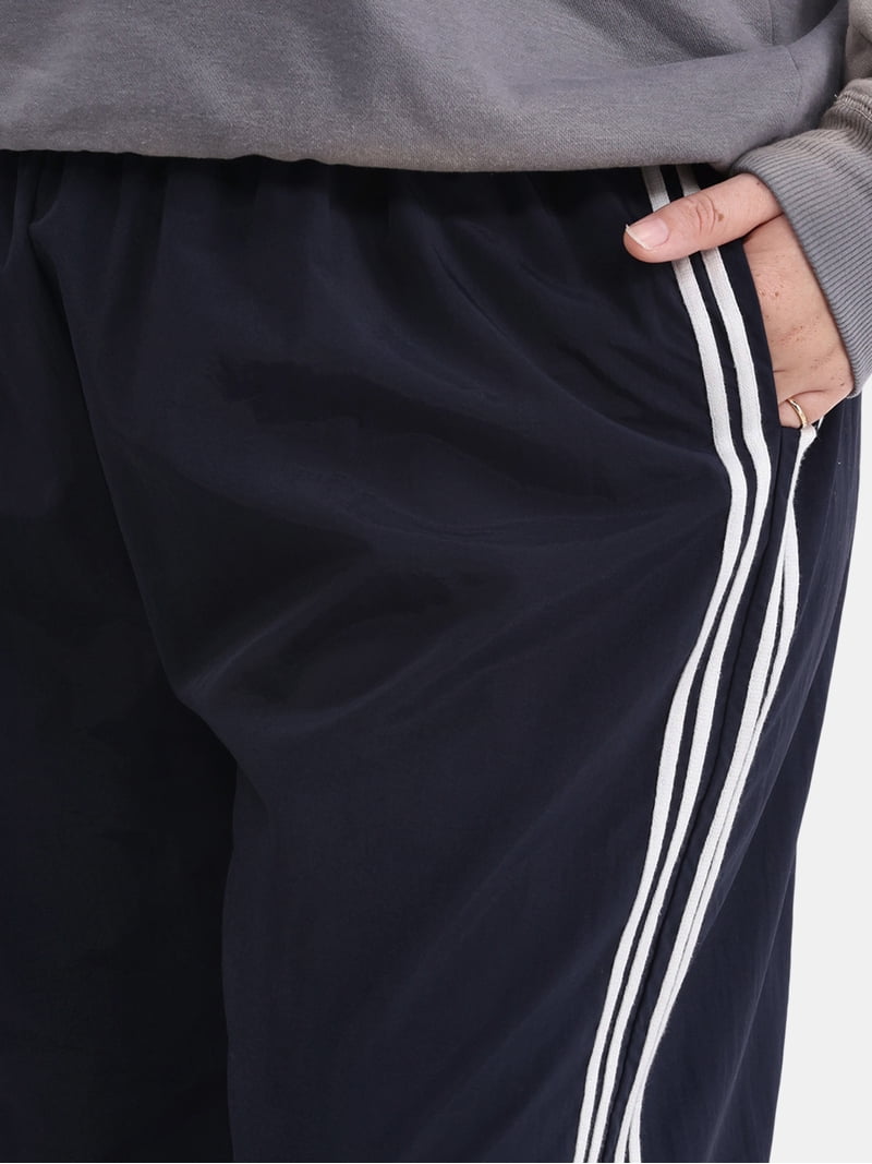 No Boundaries Women's Plus Side Stripe Track Pants, 31” Inseam