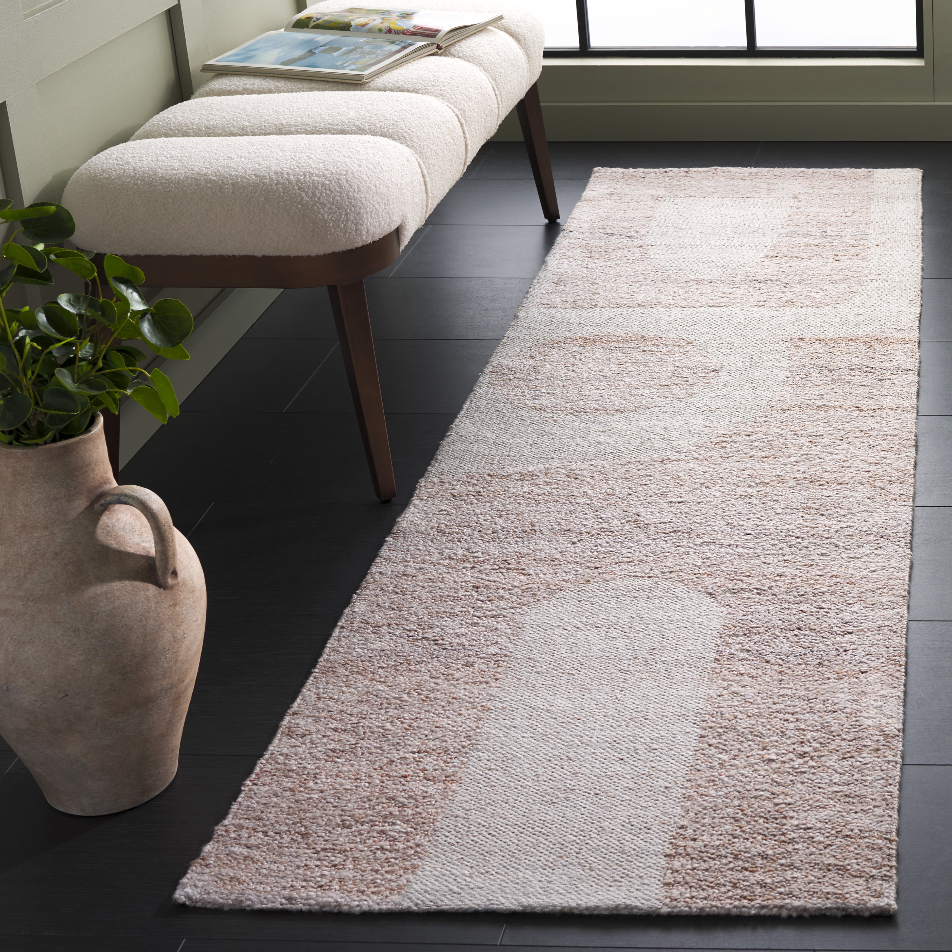 SAFAVIEH Sahara Marcus Geometric Runner Rug, Natural/Ivory, 2'3" x 8'