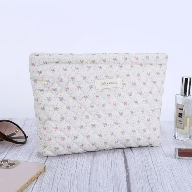 Quilted Large Wash Bag in BEIGE-MULTI