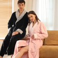 thumbnail image 3 of Ropa de dormir de franela agrandada para mujeres invierno hombres coral polar pareja bata de baño otoño e invierno estilo largo grueso, 3 of 5