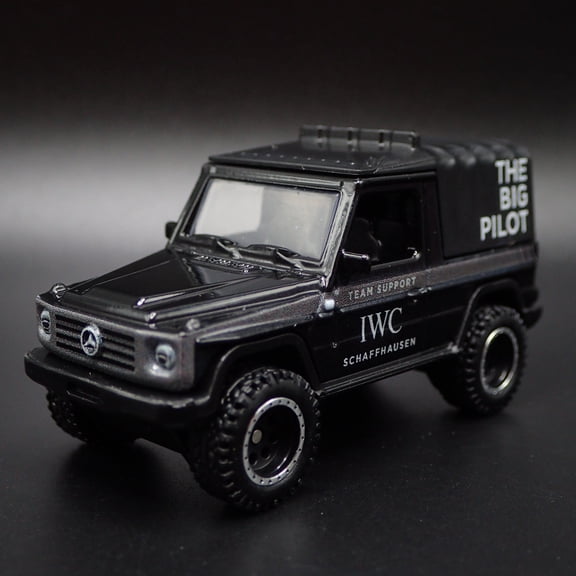 Open Box 1992-2019 MERCEDES BENZ G CLASS IWC BLACK 1:64 SCALE DIORAMA DIECAST MODEL CAR