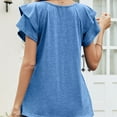 thumbnail image 4 of Camiseta de verano holgada de doble capa para una comodidad informal Top de mujer con cuello en V y mangas con volados, 4 of 6