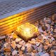 thumbnail image 5 of Luz solar de ladrillo de vidrio – Luz LED solar de cubo de hielo – Lámpara de piedra de ladrillo de cristal para jardín, patio, camino, piscina, fiestas navideñas decorativas, luces de cubo de roca de hielo (blanco cálido) brillar Electrónica, 5 of 5