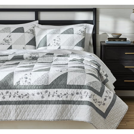 Better Homes & Gardens Heirloom Quilt, Black/White, King, All Ages