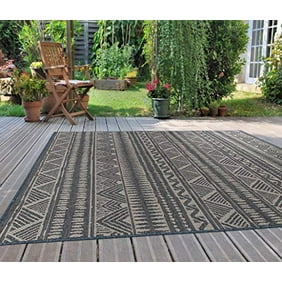 Outdoor Escape Blue Claws Navy Indoor/Outdoor Round Rug - Multiple ...
