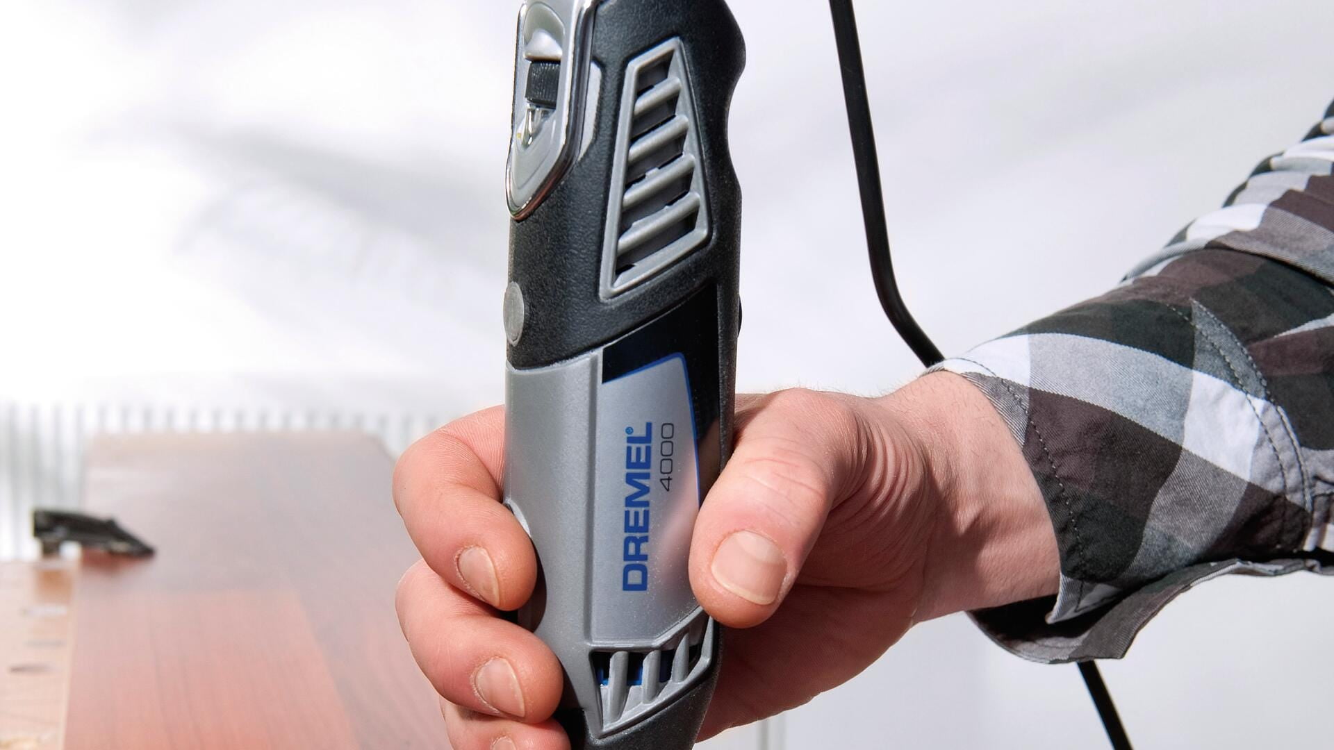 Dremel 678 Circle Cutter and Straight Edge Guide, Rotary Tool Attachment, Fits Dremel Models 4300, 4000, 3000 and 8220
