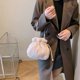 thumbnail image 4 of Bolso Esponjoso Hombro Mini Cubo Mujer Peluche Sólido, 4 of 7