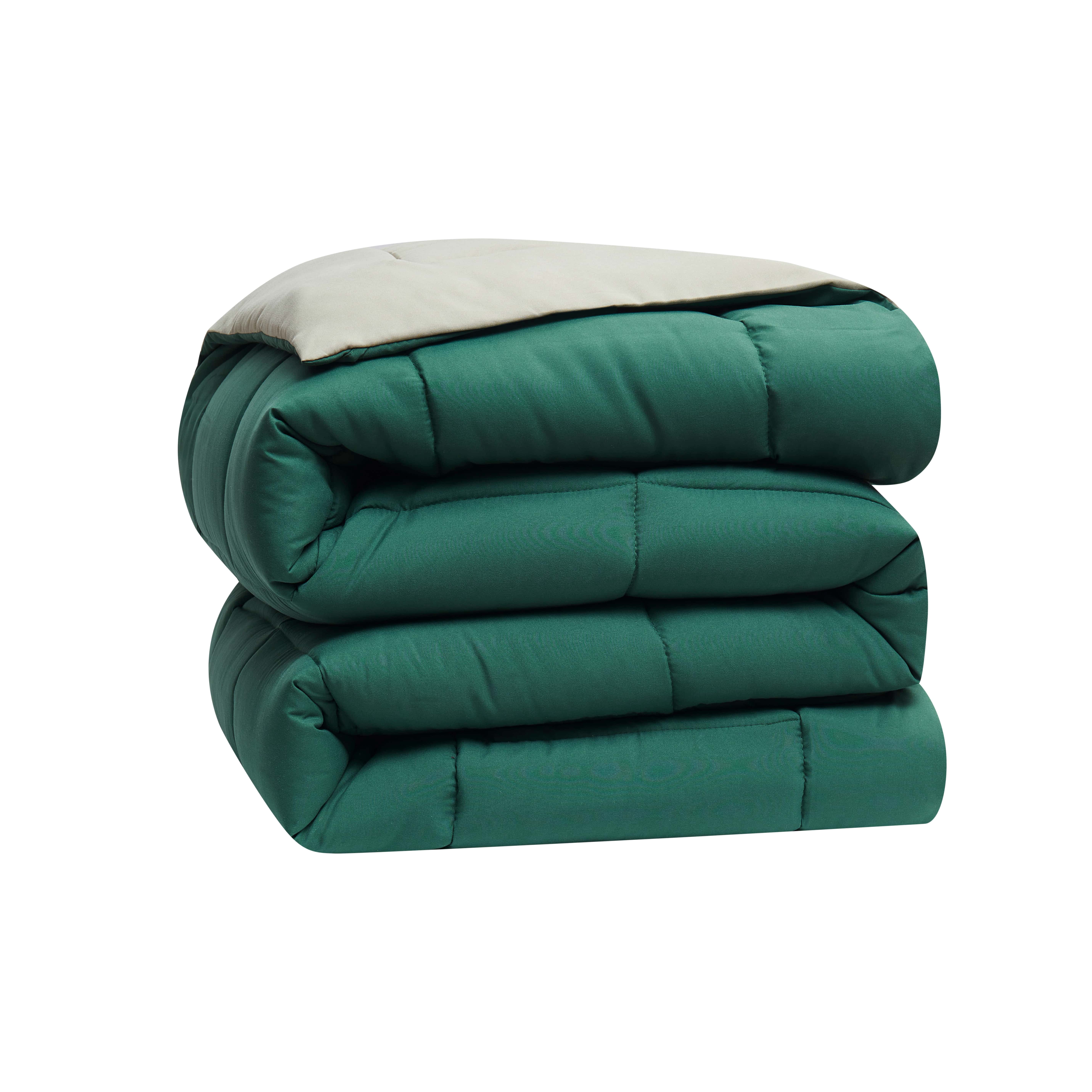 LammaLoe Oversized King Comforter, Quilted Down Alternative Comforter, All Season Duvet Insert Hunter/Sage Green