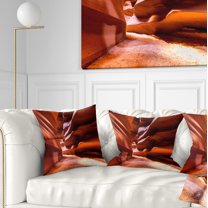 Designart Breathtaking Antelope Canyon - Landscape Photo Throw Pillow - 18x18