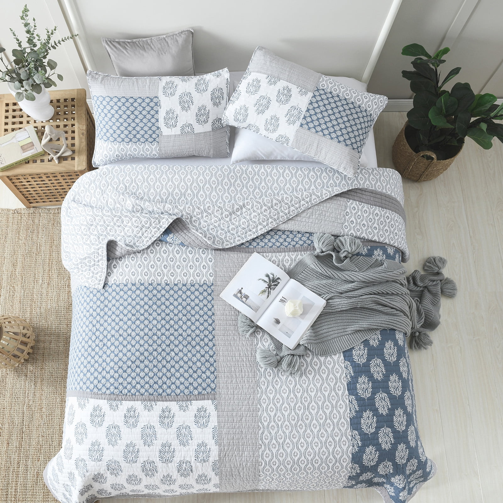 SahSahCasa Quilt Set King Size - 100% Cotton Lightweight King Quilt, Patchwork Farmhouse Floral King Comforter Quilted Bedspread, Blue Grey White Reversible Quilt Bedding Set All Season, 3 Pieces