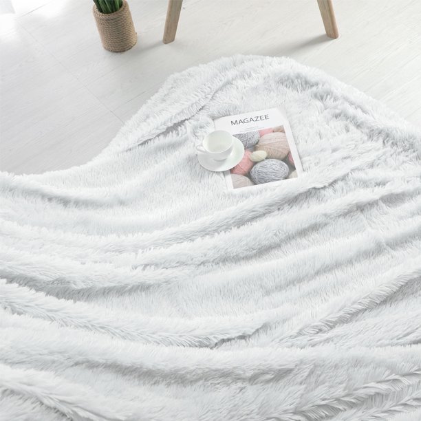 Shaggy Faux Fur Blanket Ultra Soft Fiber Throw Blankets White 51" x 59