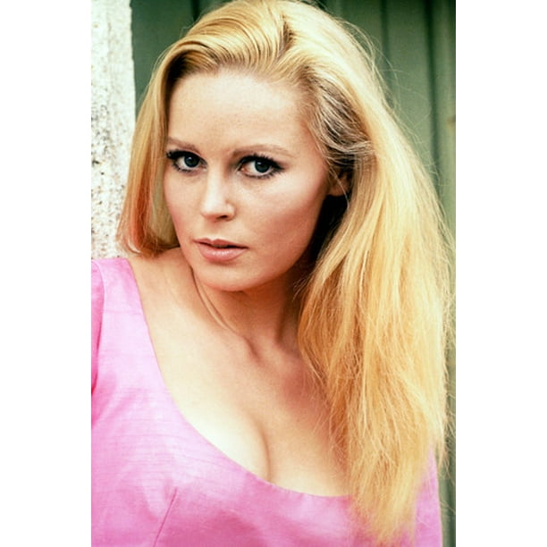 Veronica carlson hot