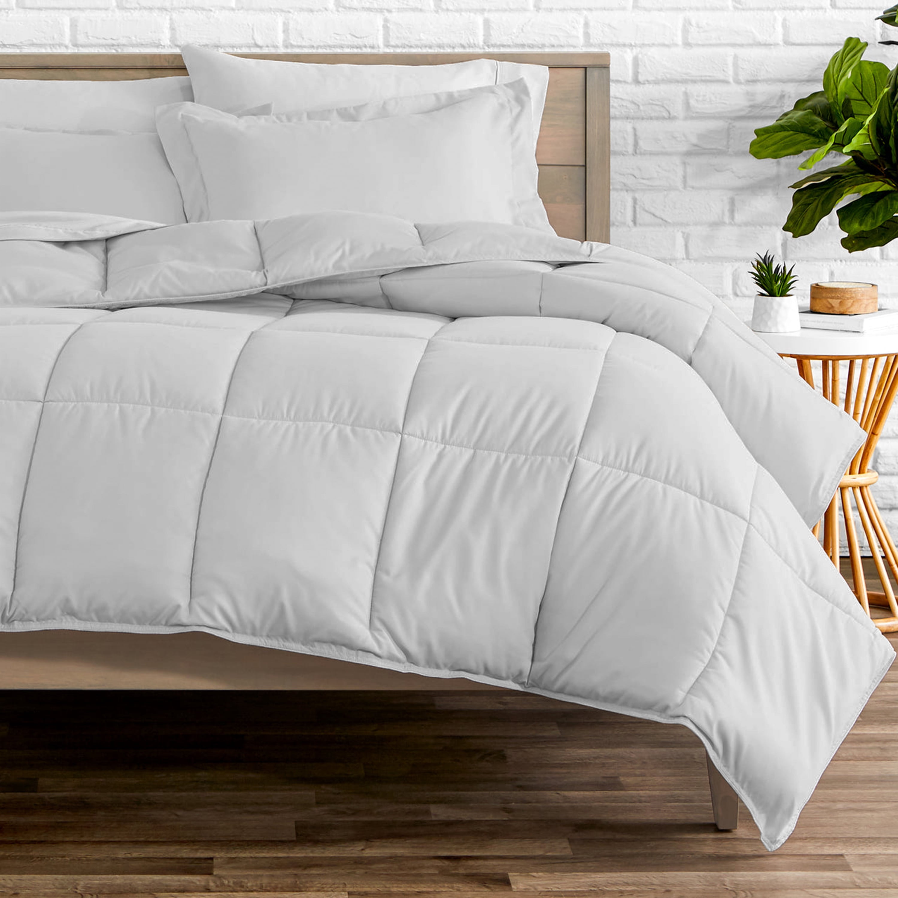 EASYCOT Luxurious Feather Down Alternative Comforter, Hotel Collection Duvet Insert Comforter for All Season,100% Soft Egyptian Cotton Shell with Corner Tabs 400 GSM White , King