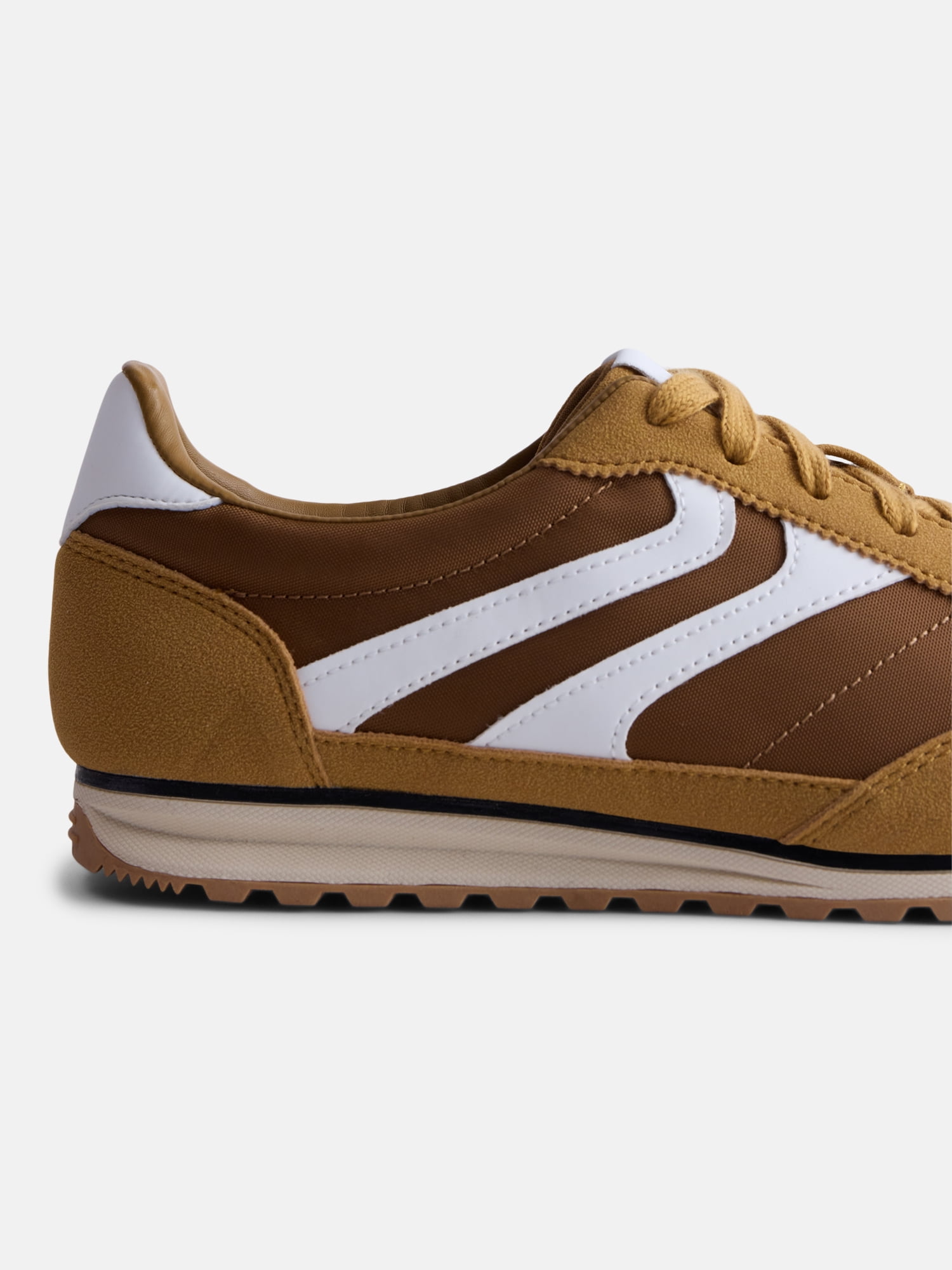 No Boundaries Women's Faux Leather and Suede Retro Inspired Lace Up Sneakers