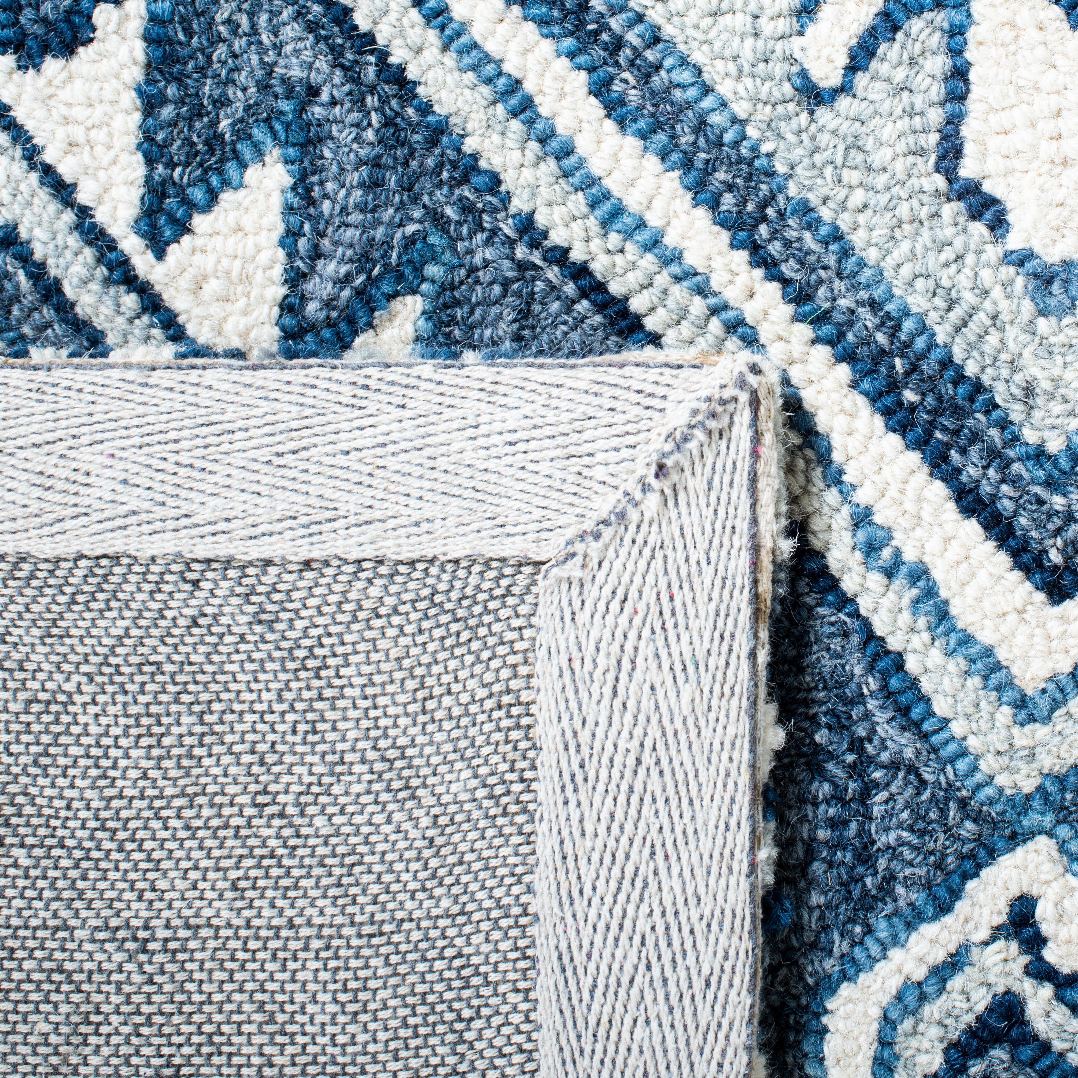 SAFAVIEH Metro Desi Medallion Area Rug, Blue/Ivory, 6' x 6' Square