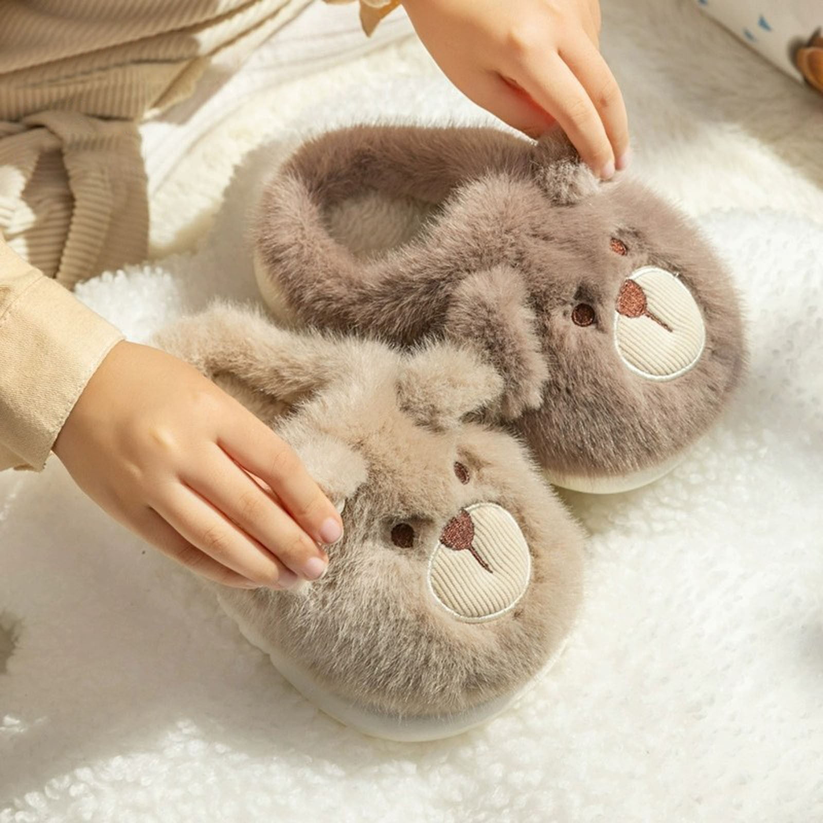 Pantoufles Bad Bunny - Diapositives de chambre à coucher intérieures avec broderie de cœur de dessin animé mignon - Chaussures de maison d'hiver