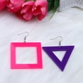 thumbnail image 1 of Pendientes de flores huecas de color fluorescente, pendientes sencillos, frescos y populares, pendientes triangulares cuadrados, joyería para las orejas para mujer, 1 of 3