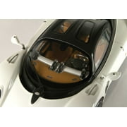 BBR 2022 Pagani Utopia Pearl White with Carbon Fiber Roof WITH DISPLAY 1:18