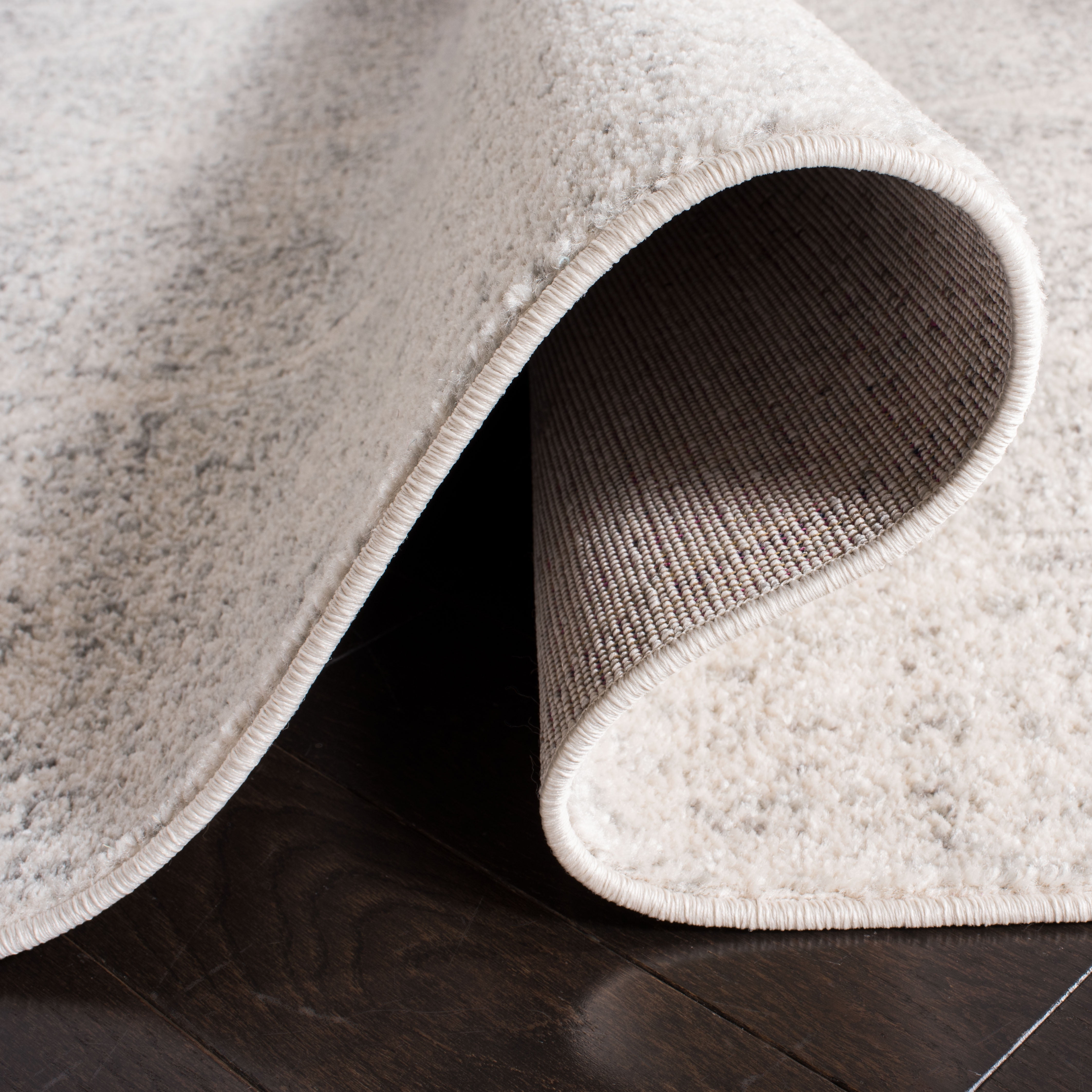 SAFAVIEH Madison Leighton Geometric Area Rug, Ivory/Silver, 6'7" x 6'7" Square