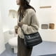 thumbnail image 4 of Bolso de hombro con rayas acolchadas retro para mujer, bandolera de color sólido (negro) Tmvgtek Para estrenar, 4 of 9