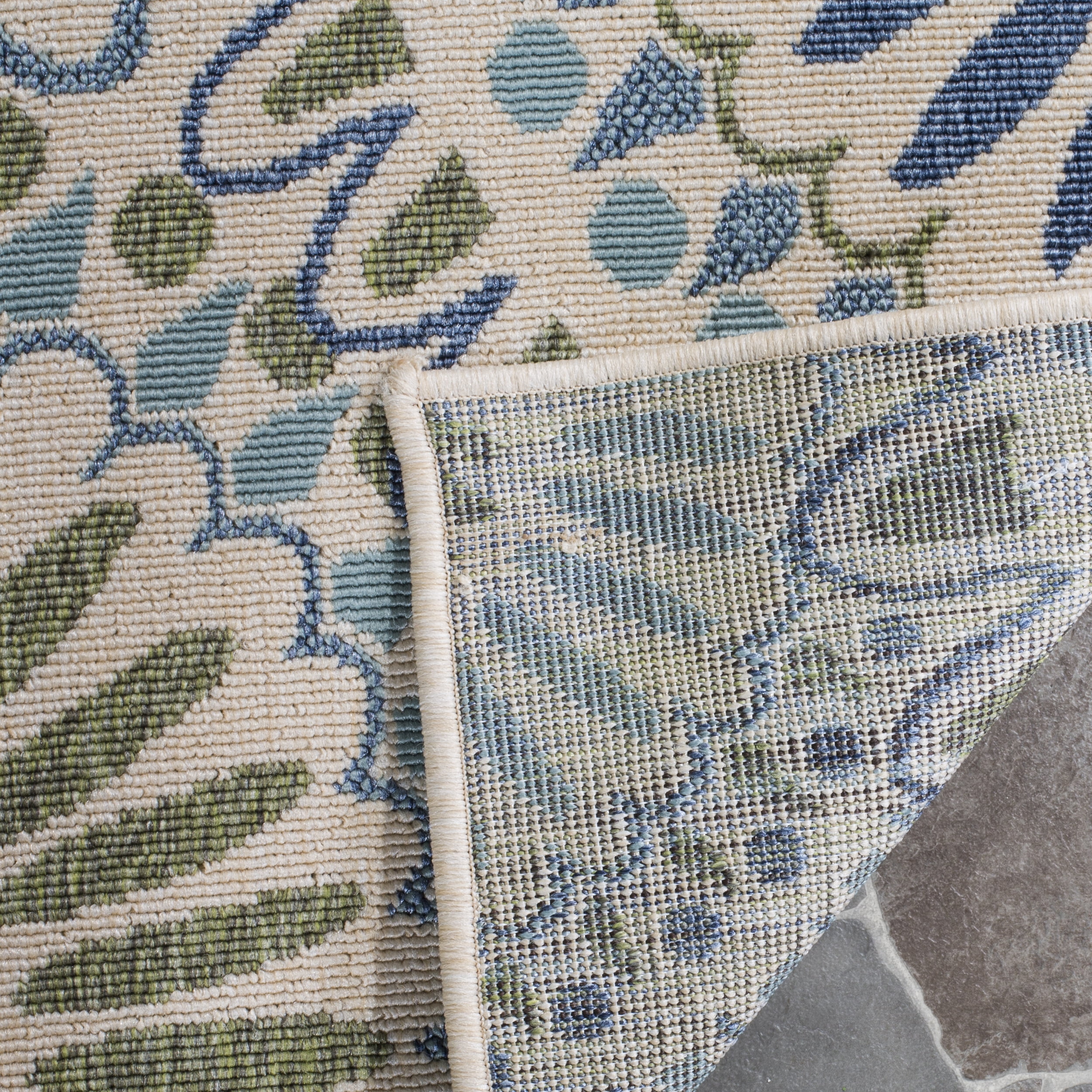 SAFAVIEH Veranda Petra Geometric Indoor/Outdoor Area Rug, 5'3" x 5'3" Square, Cream/Green