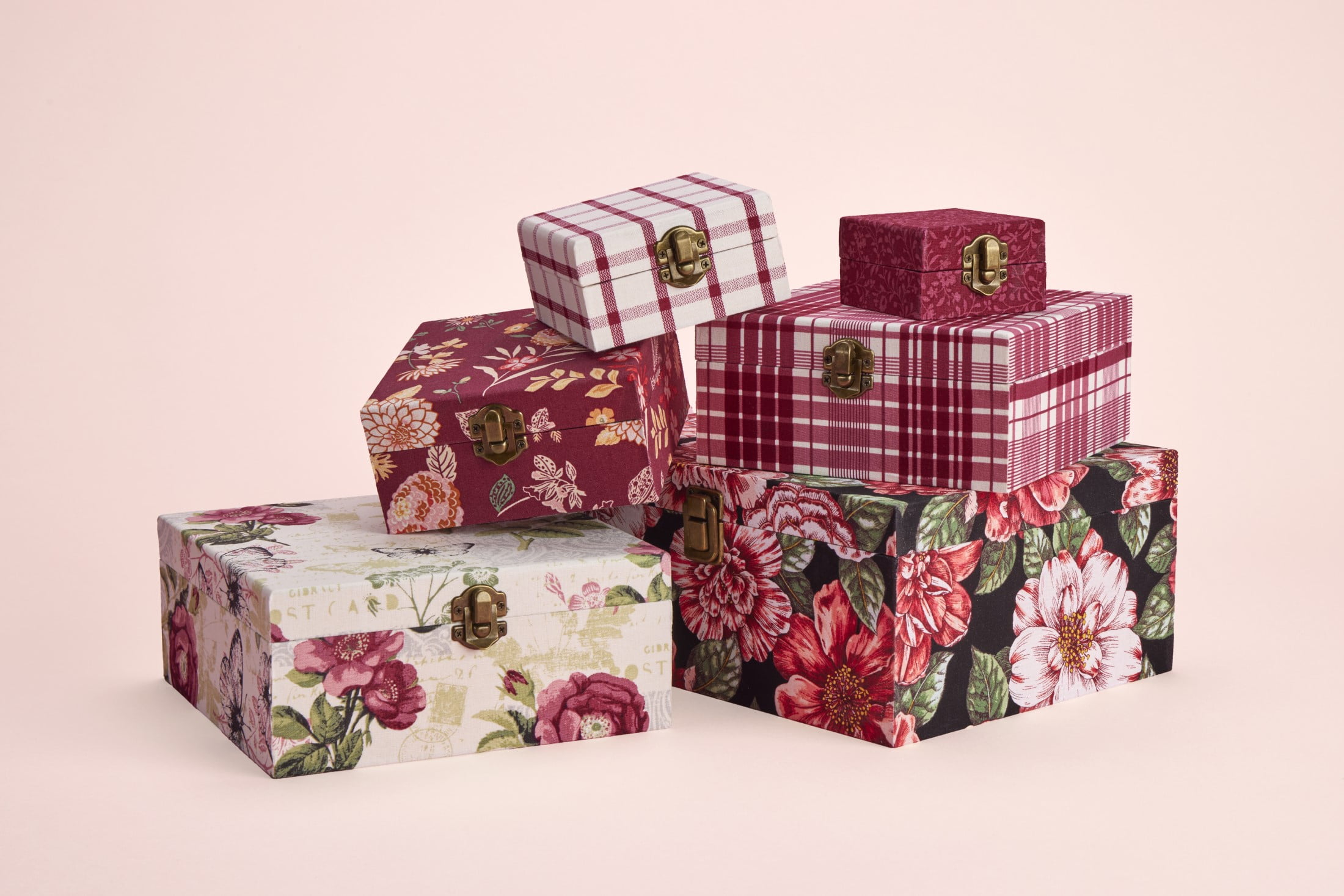 Waverly Inspirations, 100% Cotton, Sewing & Crafting, Cranberry Fabric Bundle, 21 x 18, 5Pcs