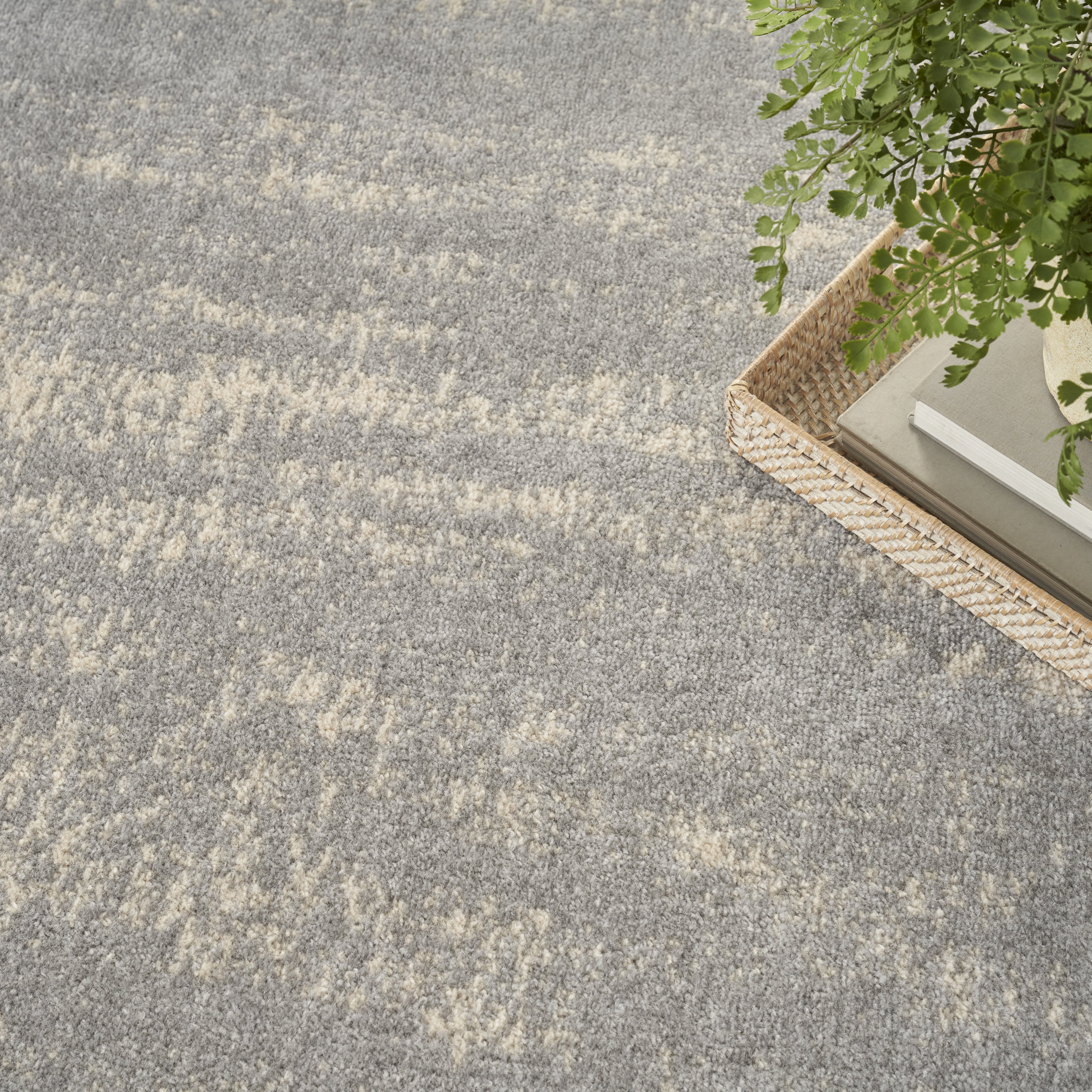 Nourison Essentials Indoor/Outdoor Grey/Beige 5' x 7' Area Rug, (5x7)