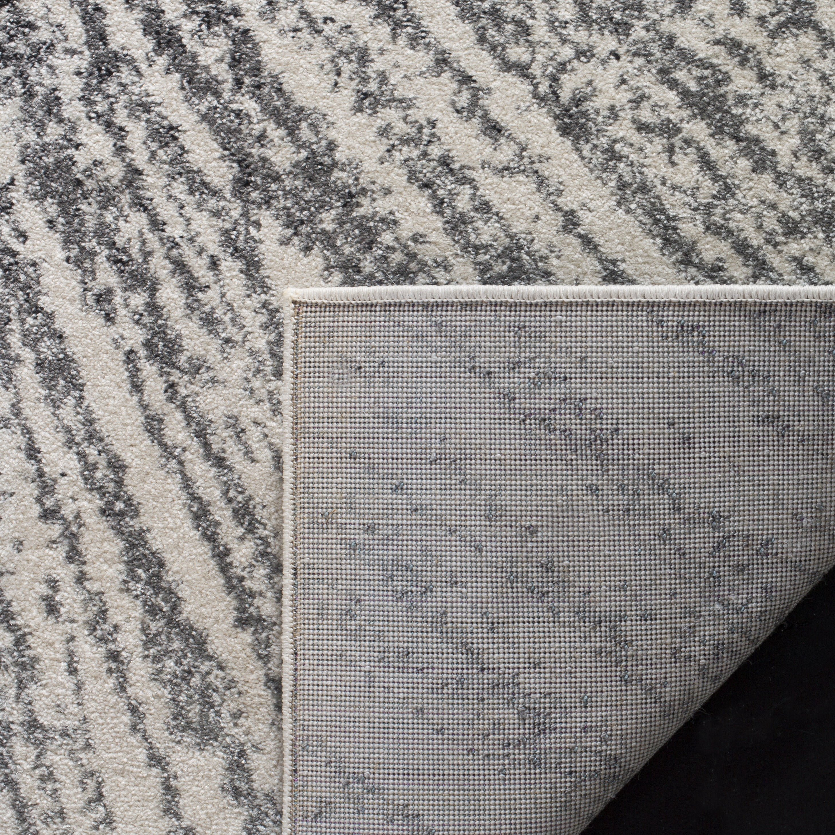 SAFAVIEH Evoke Vana Abstract Area Rug, Black/Ivory, 6'7" x 6'7" Round