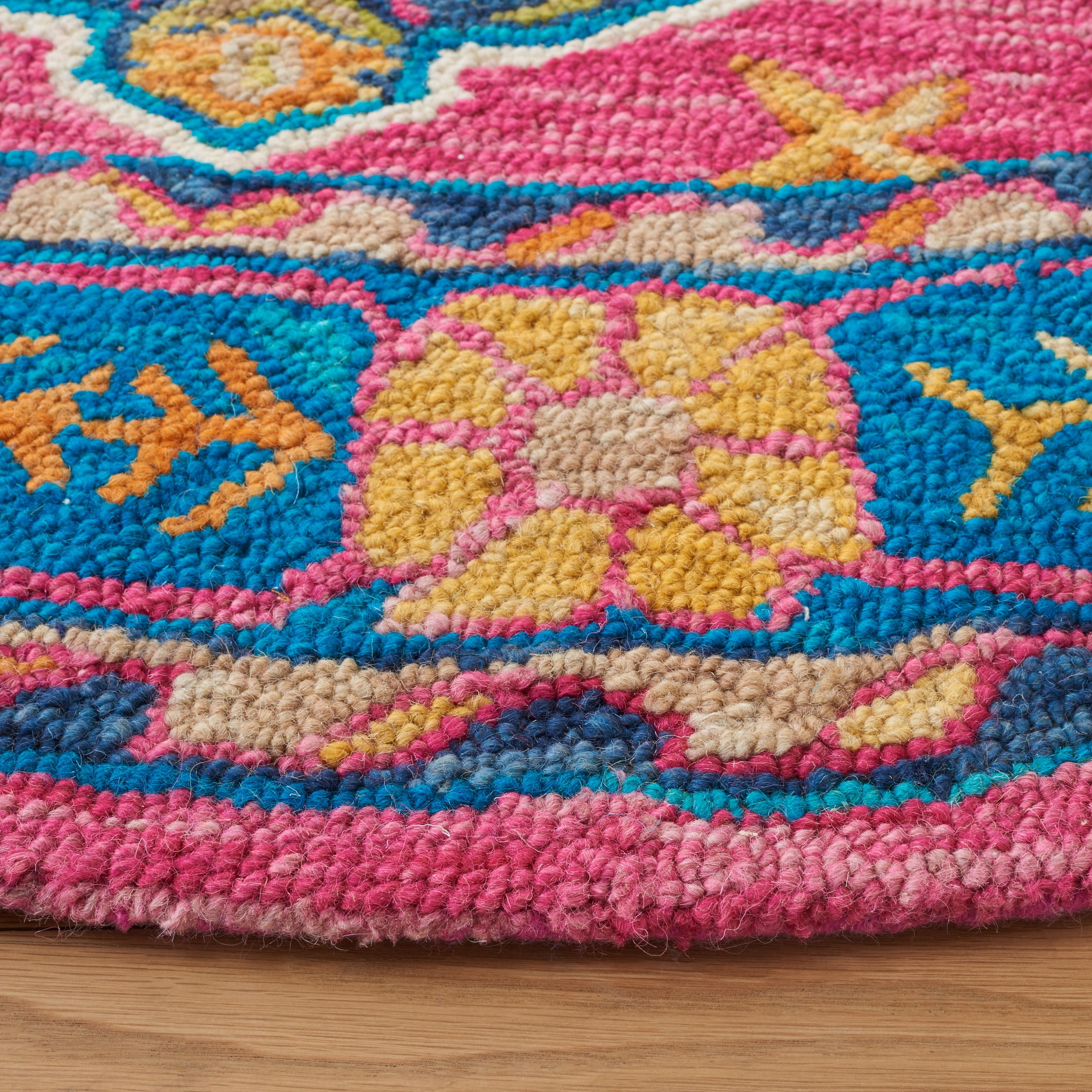 SAFAVIEH Aspen Noel Tribal Area Rug, Red/Blue, 7' x 7' Round