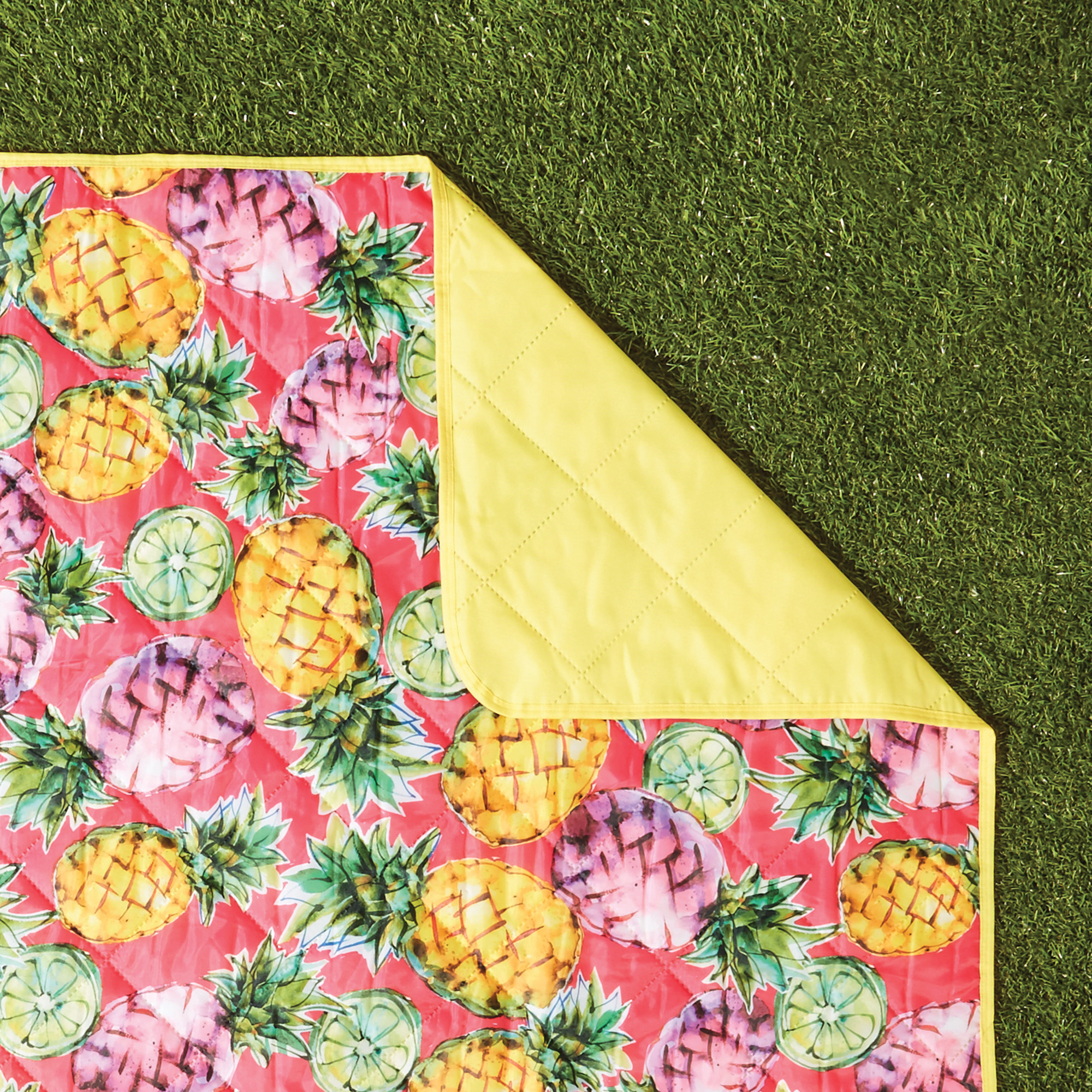 Mainstays Pineapple Outdoor Blanket, 1 Each - image 3 of 4
