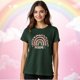 thumbnail image 3 of Playera Blusa De Mamá Estilo Arcoiris – Amor, Arcoíris y Corazones en Cada Suspiro Color Verde Oliva Talla Grande Marca Emil SaEs, 3 of 4
