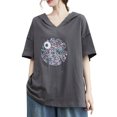 thumbnail image 1 of Camiseta holgada con capucha y escote en V para mujer, manga corta, estampado vintage, 1 of 8