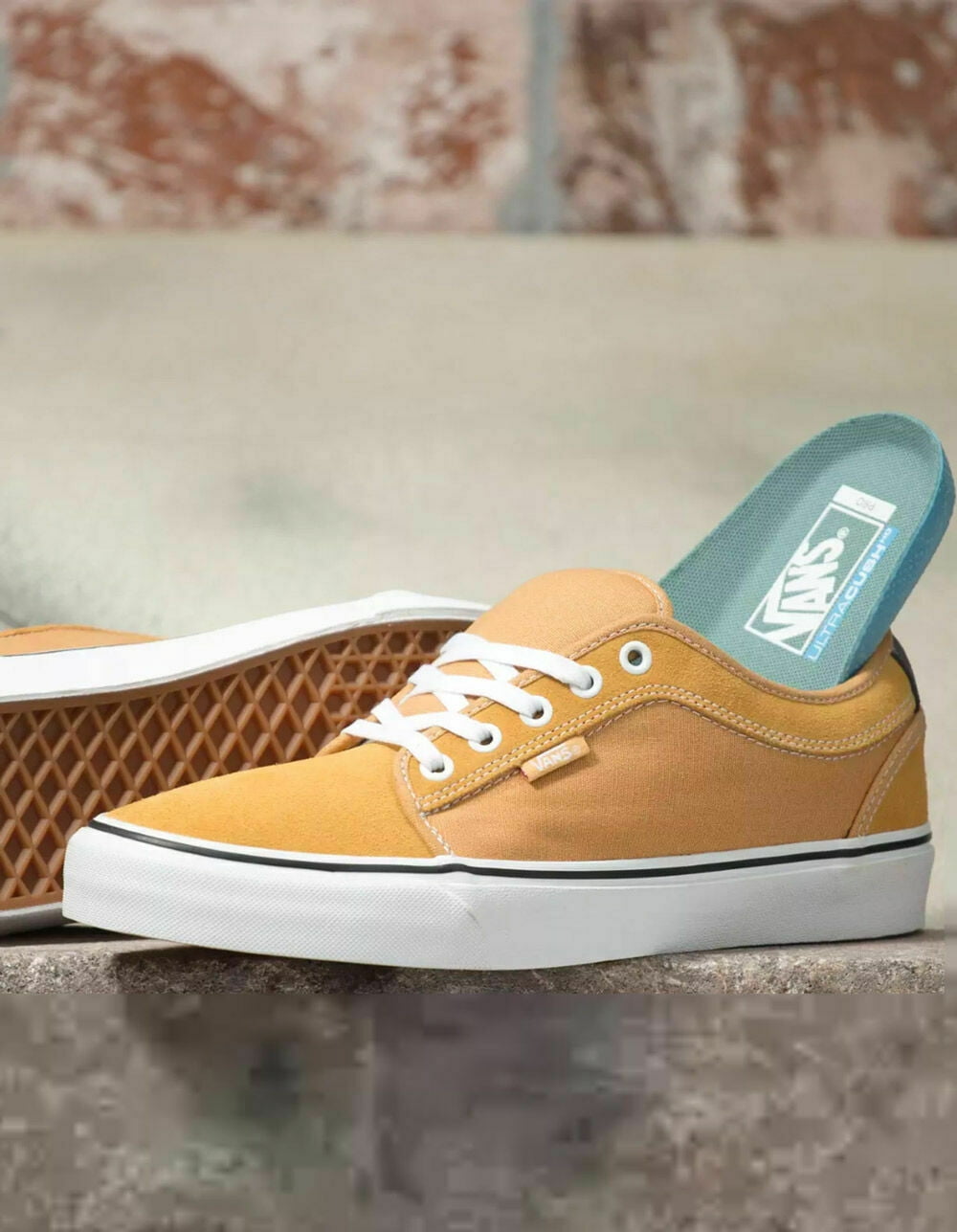Vans Vans Chukka Low Oak Buff Men�s Classic Skate Shoes