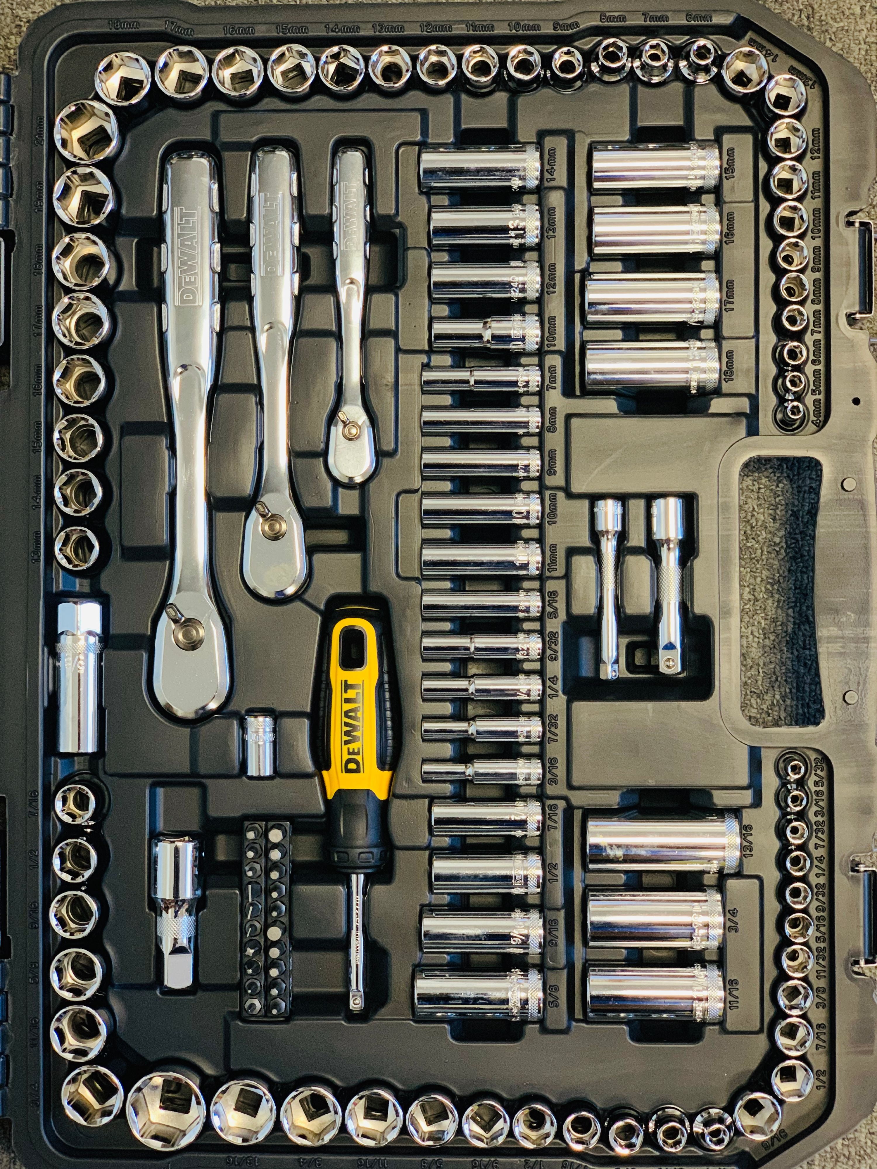 DEWALT DWMT41019 Mechanics Tool Set Full Polish Chrome 173 pieces
