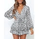 thumbnail image 5 of Monos de playa con estampado floral para mujer, monos florales con dobladillo con volantes y nudo de manga larga con escote en V profundo Pompotops ulkah941524, 5 of 9
