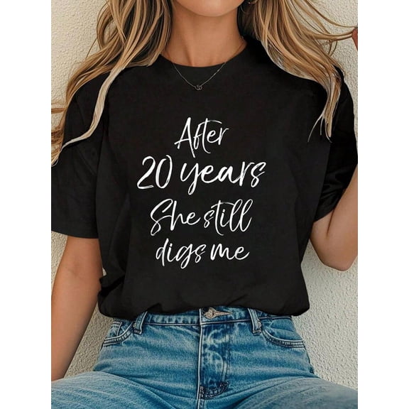 Funny 20th Wedding Anniversary T-Shirt After 20 Years She Still Digs Me Retro Graphic Tee Romantic Husband Gift Idea Comfortable Cotton Apparel