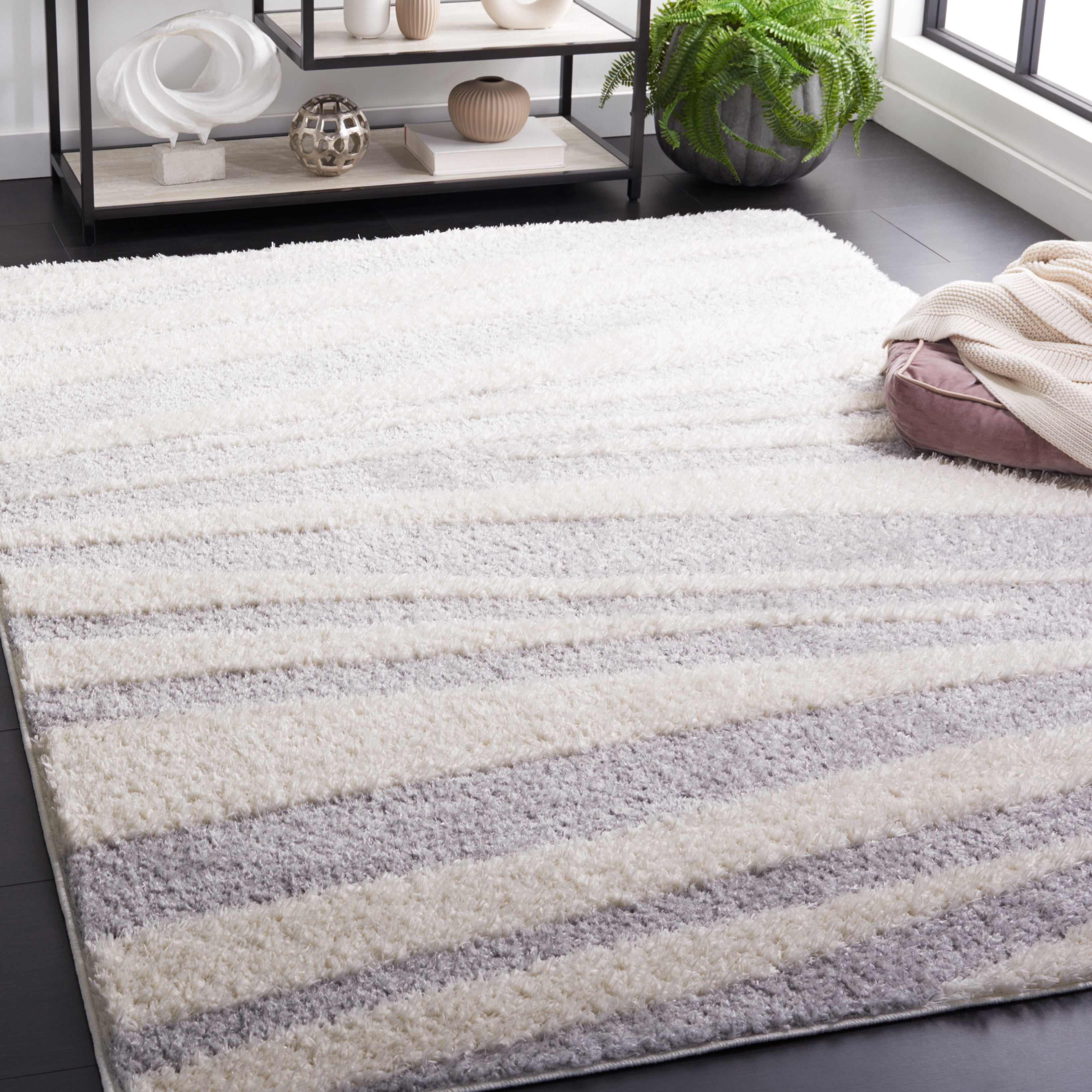 SAFAVIEH Norway Duncan Modern Area Rug, Grey/Ivory, 6'7" x 6'7" Square