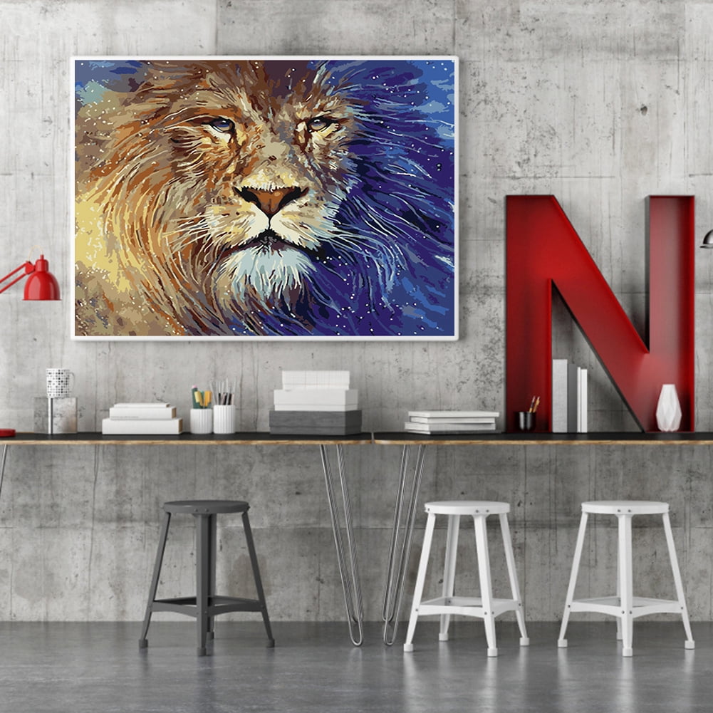 Kit De Pintura Por Números León Con Ropa – Lienzo 50x70 Cm Sin Marco, Incluye 3 Pinceles Y Pinturas Acrílicas, Actividad Creativa Para Adultos Y Niños