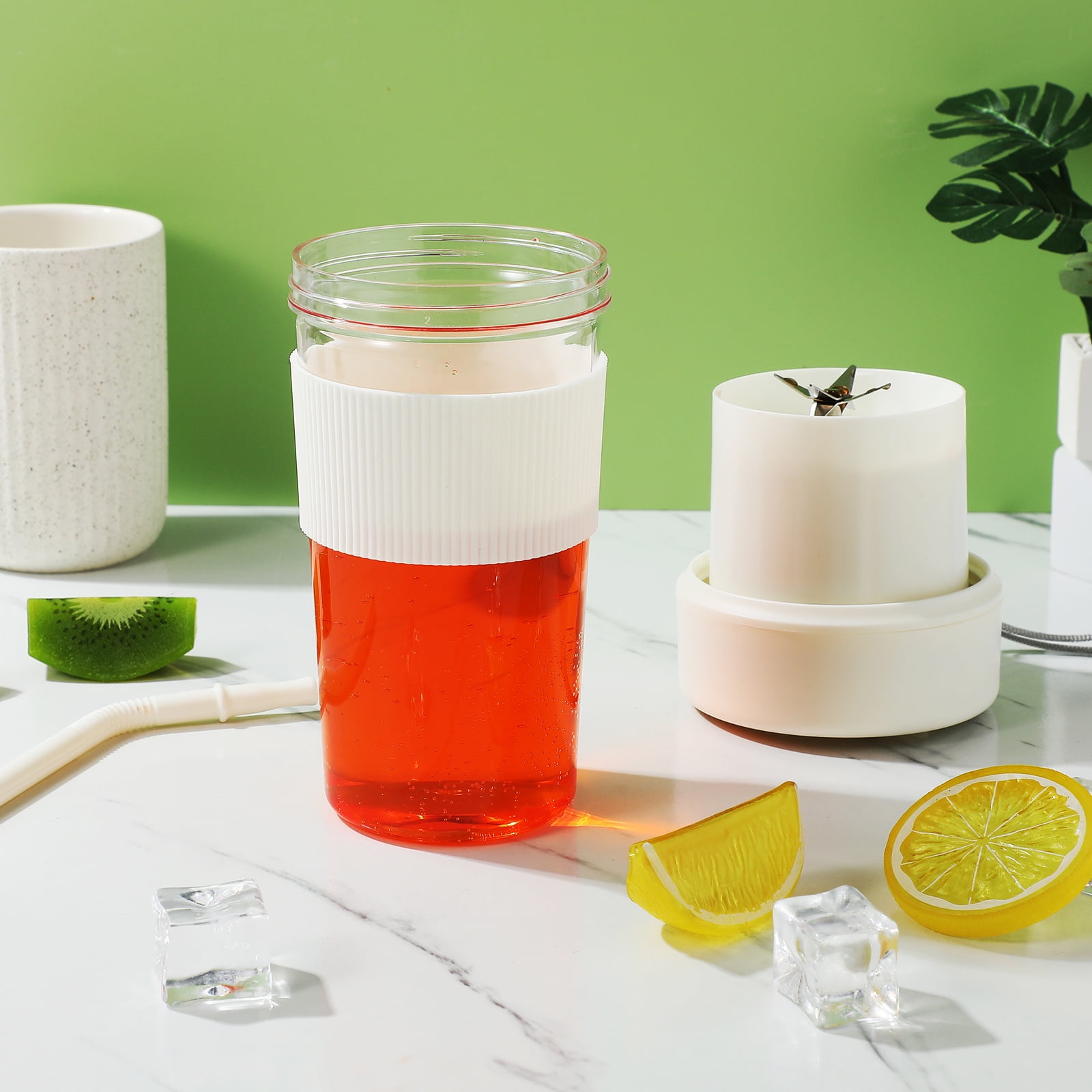 Toyandona Compact Rechargeable Travel Juicer, White, Efficient Motor, Leak-Proof Lid, 2Pcs