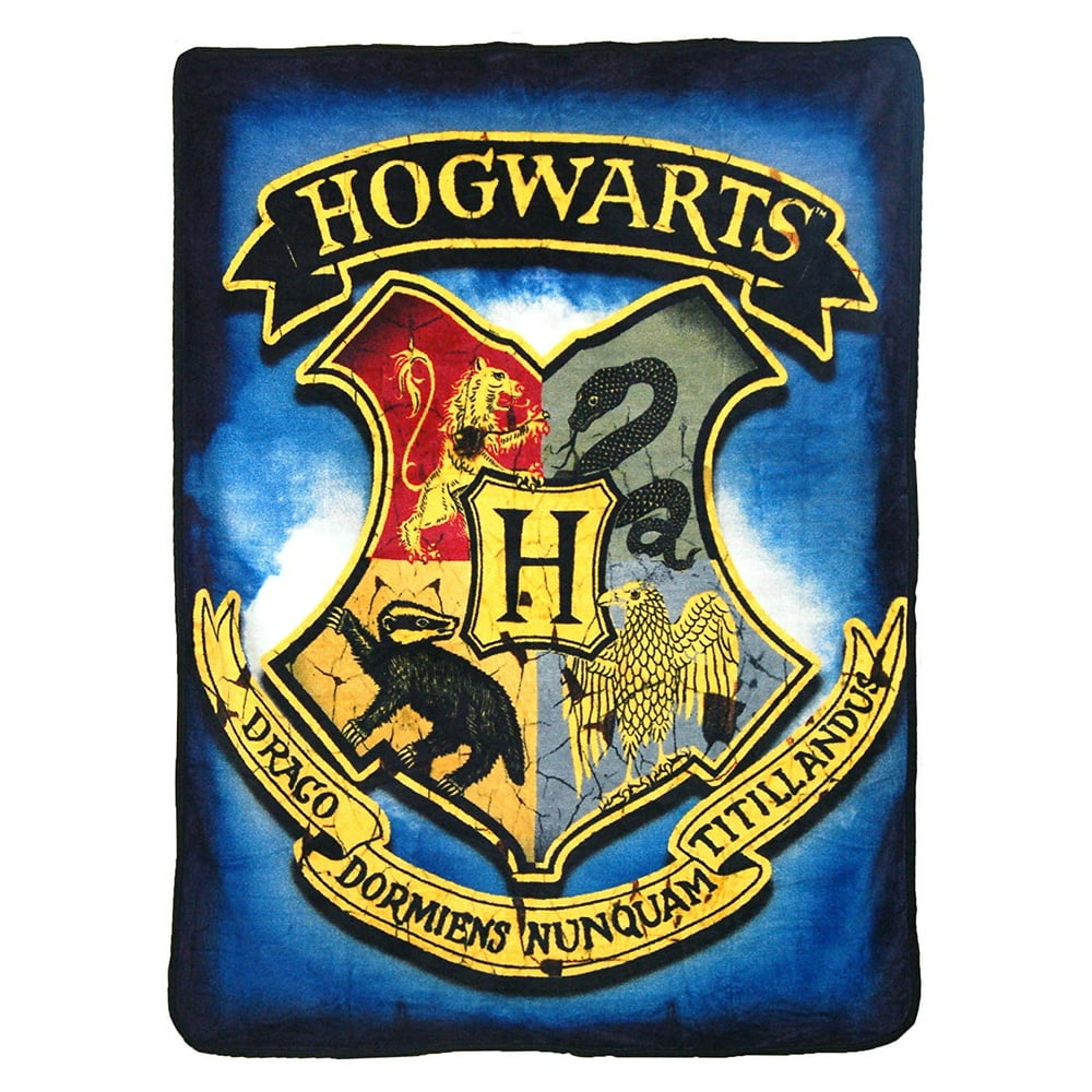 Harry Potter Hidden School 46" x 60" Super Plush Throw Blanket