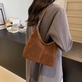 thumbnail image 4 of Bolso Mano Elegante 1, 4 of 9