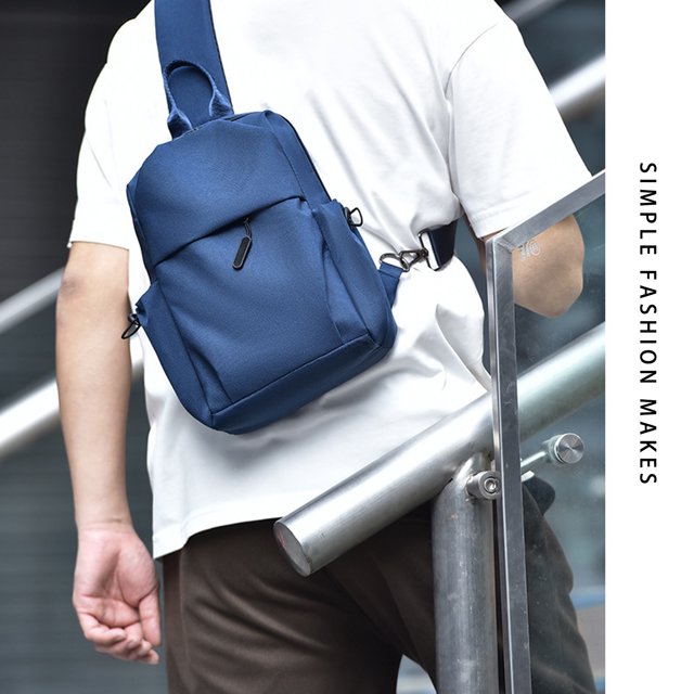 Lightweight Travel Backpack - Durable Polyester, Rotatable Shoulder Strap (30x20x11cm), Water-Resistant & Ergonomic Design for Commuting, Hiking, Sch00l & Work, Compact & Stylish Daypack