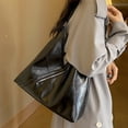 thumbnail image 5 of Bolso retro de gran capacidad para mujer, nuevo y popular bolso de hombro, bolso tipo cubo de moda, bolso de mano para uso diario debajo del brazo, 5 of 5