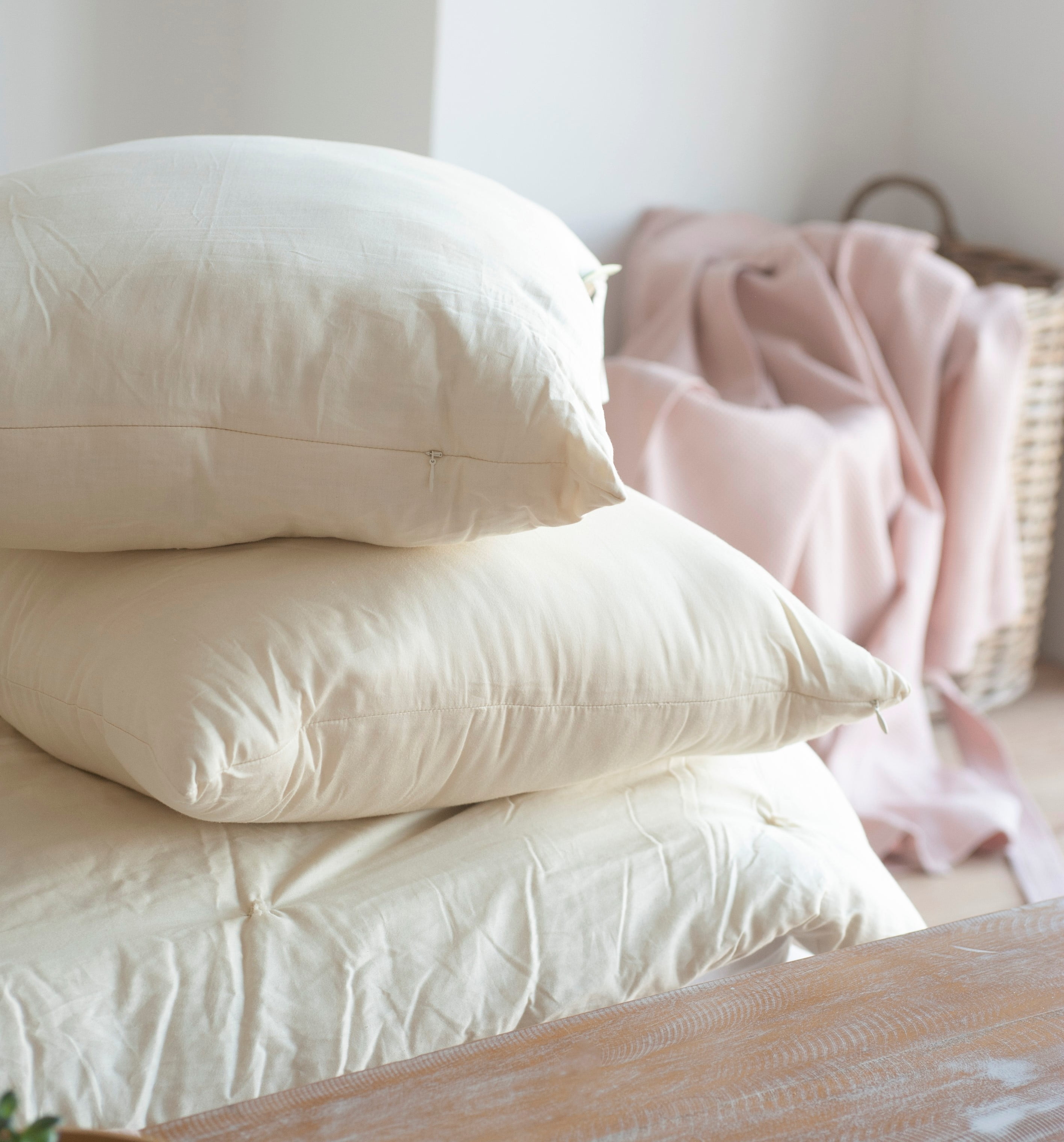 Standard Kapok Medium Sleeping Pillow w/zip
