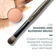thumbnail image 2 of Brocha de maquillaje Rose and Ben Beauty E28 para sombrear y mezclar, 2 of 7