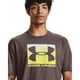thumbnail image 3 of Camiseta de Manga Corta Under Armour para Hombre en Ash Taupe Talla XS, 3 of 5